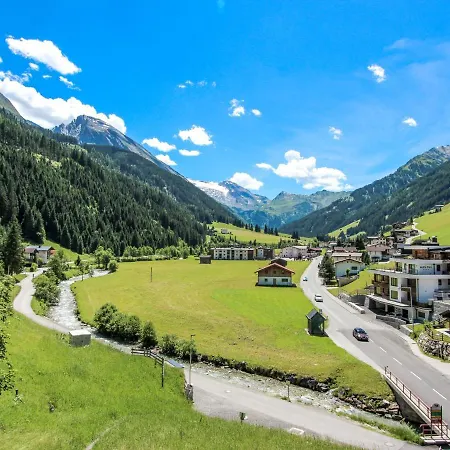 Ferienhaus Ferienhaus Tux Holiday Home