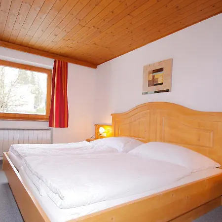 Ferienhaus Tux Holiday Home 別荘