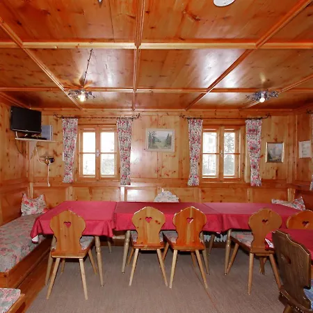 Nyaraló Ferienhaus Tux Holiday Home *