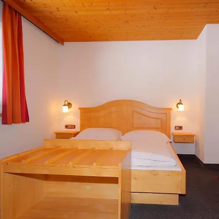 Ferienhaus Tux Holiday Home *